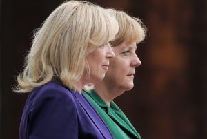 Euroval: Merkelová si dohodla stretnutie s Radičovou