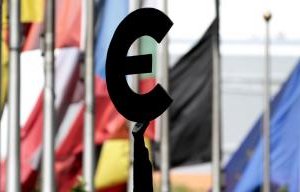Spiegel: Vyvinieme na Slovensko tlak, aby schválilo reformu eurovalu